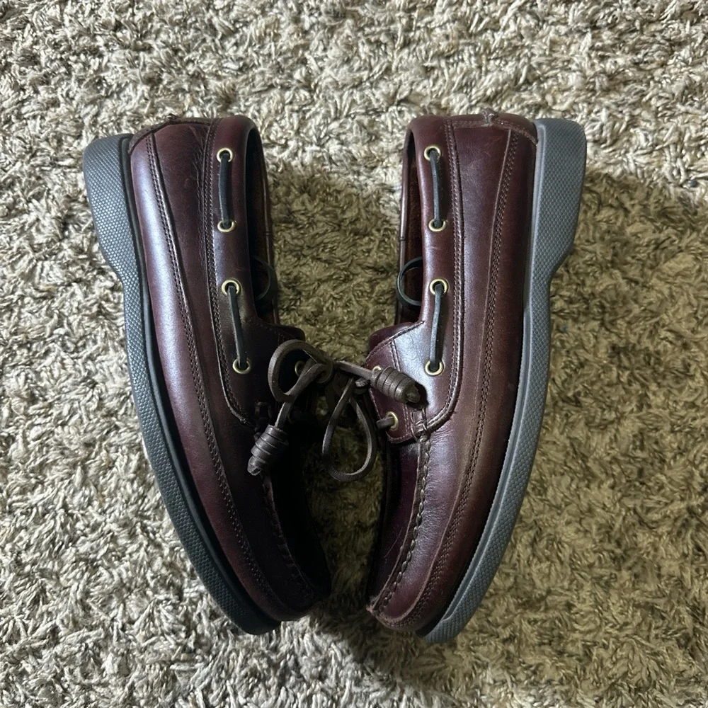 G H Bass Men's Leather Boat Shoes in Burgundy - Classic Lace-Up Moc Toe Size 8W